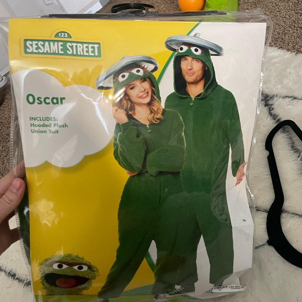 Adult Oscar the grouch suit